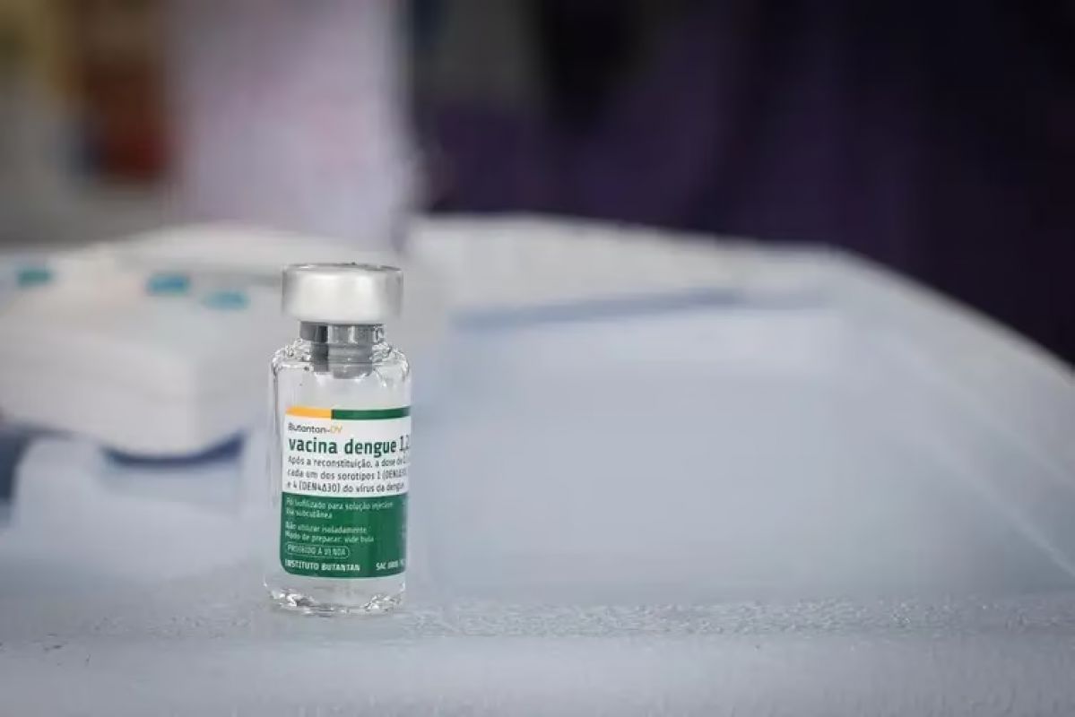 SUS inicia vacinação de profissionais com primeira dose única 100% nacional contra a dengue