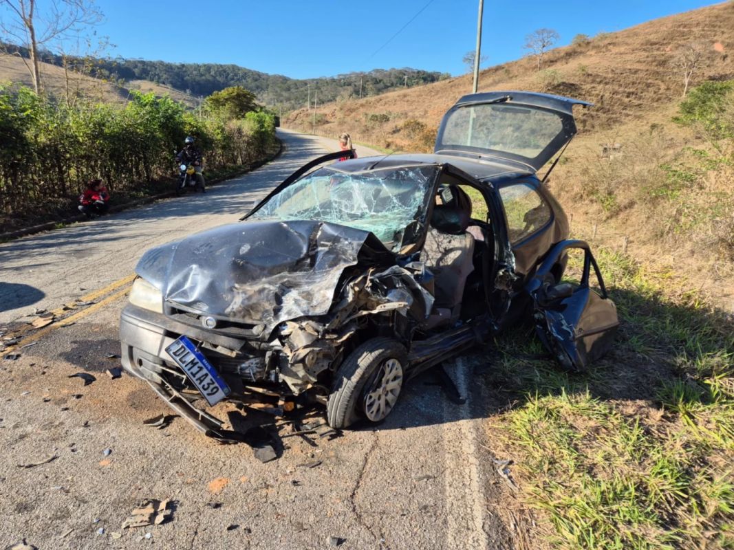 Acidente na LMG-820 deixa quatro vítimas em São Domingos do Prata