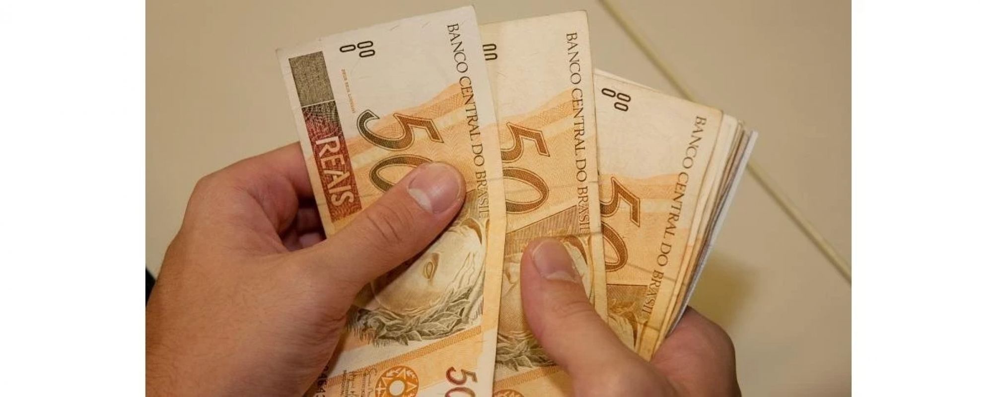 Salário mínimo deve seguir abaixo de R$ 2 mil até 2029