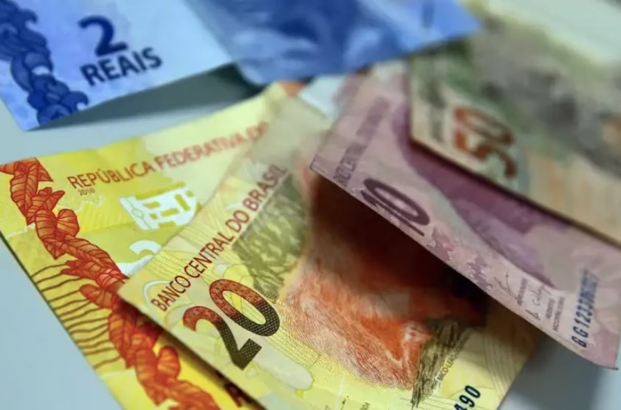 Governo Lula reduz projeção do salário mínimo para 2026 de R$ 1.631 para R$ 1.627