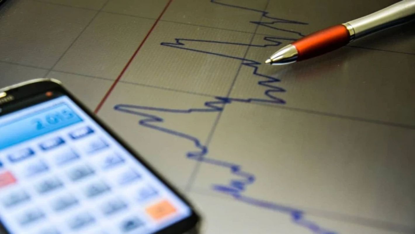  FMI revisa para cima previsão do PIB brasileiro para 2025