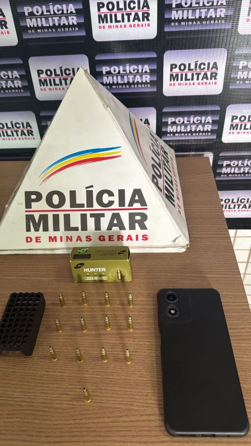 Polícia Militar cumpre mandado e apreende munições na casa de jovem em Entre Folhas