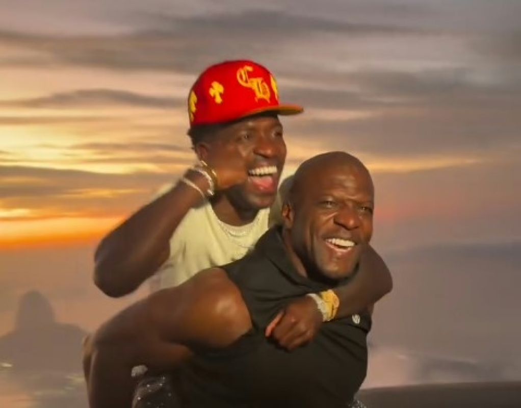 Terry Crews realiza sonho ao conhecer Vini Jr. no Cristo Redentor, no Rio