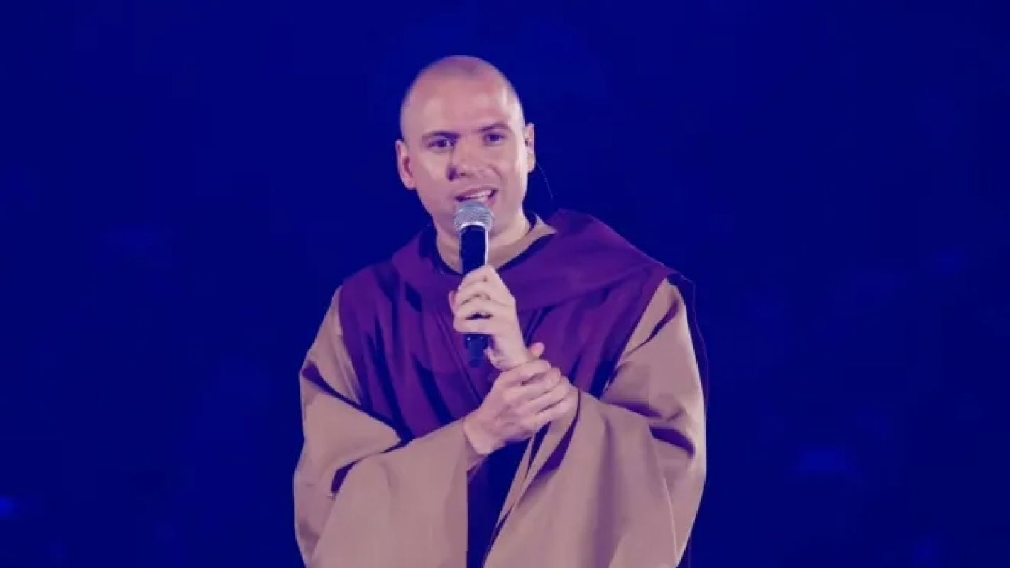 Fiéis lotam Mineirão para a 36ª edição do 'Cristo é o Show', maior festival católico do Brasil
