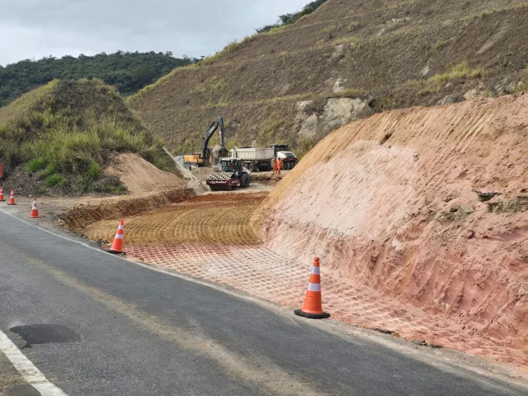 Pare e Siga na BR-381 é reduzido em Antônio Dias e desvio deve ser concluído até quarta-feira