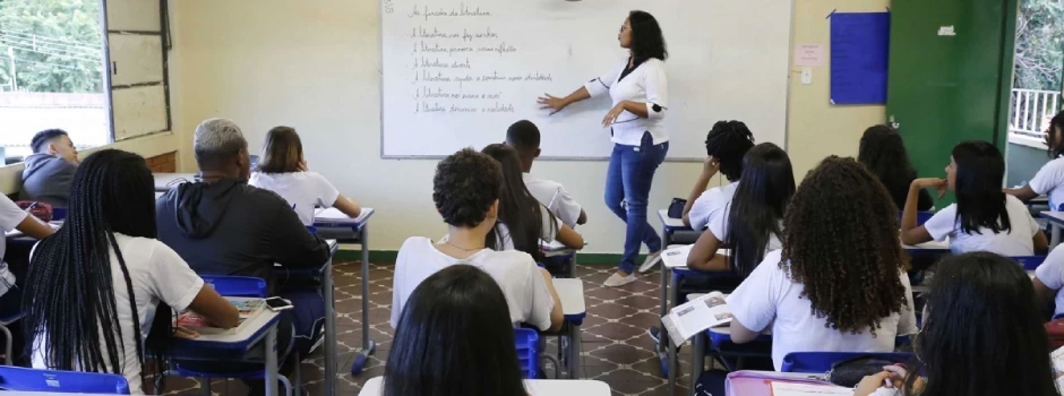 Defensoria pede suspensão de concurso da educação por falta de cotas raciais em Minas