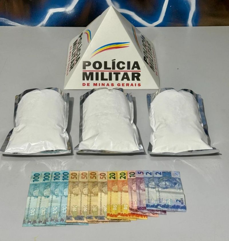 Polícia intercepta entrega de drogas e apreende 3kg de cocaína em Ipatinga