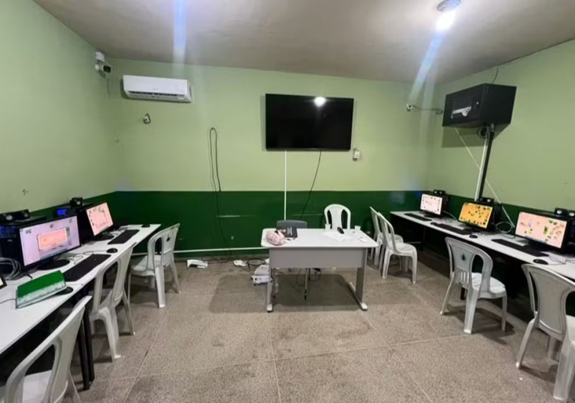 Mãe e filha são presas após professora ser agredida em escola de São Sebastião do Antav