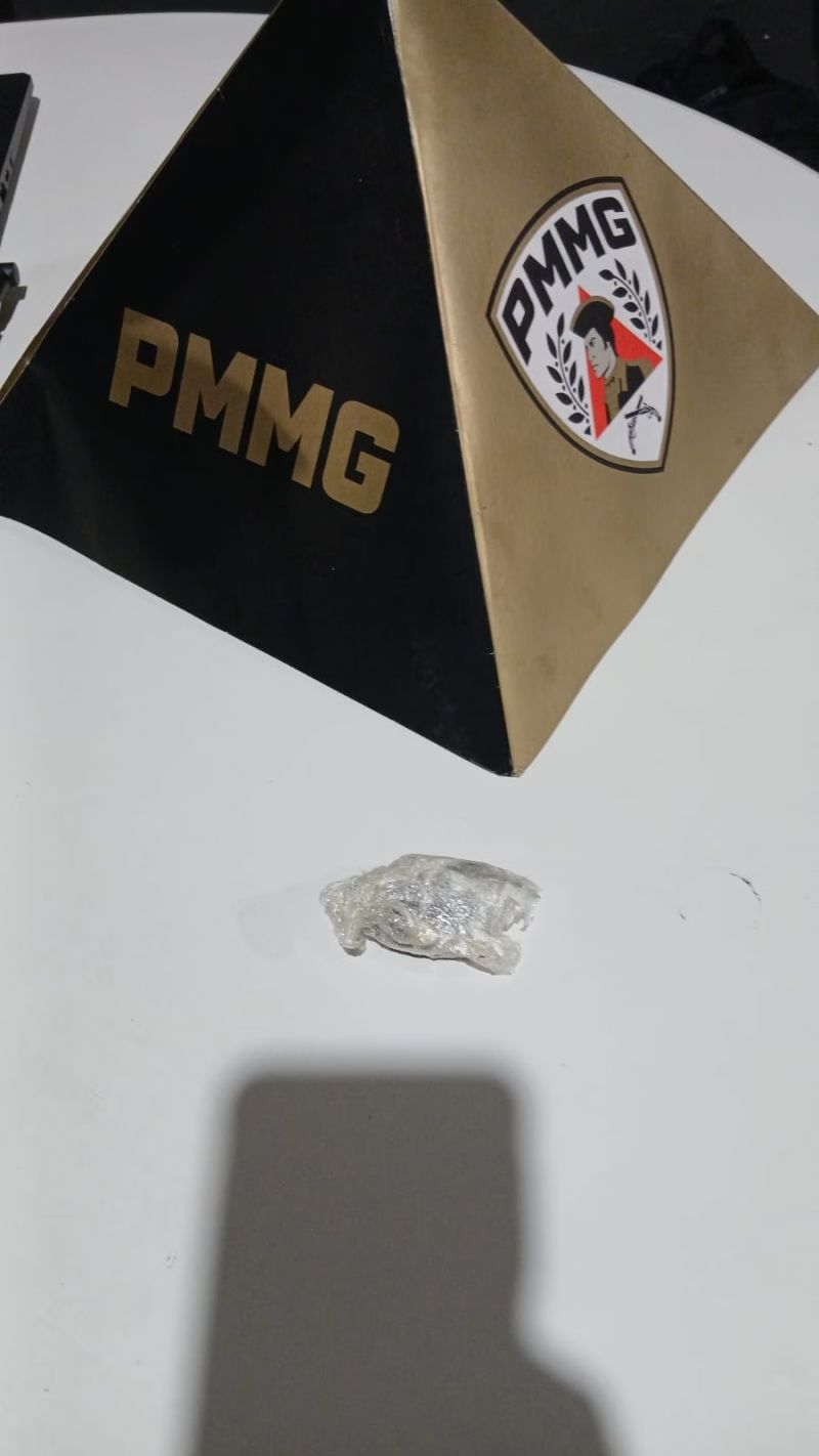 Homem é preso por tráfico de drogas e resistência durante a Operação Carnaval em Ipatinga