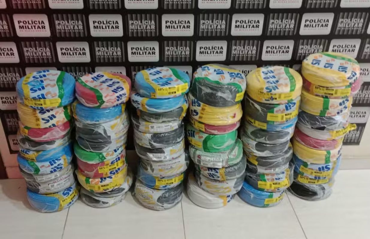  Casal suspeito de estelionato é preso com cabos elétricos e materiais de construção em Piedade de Caratinga