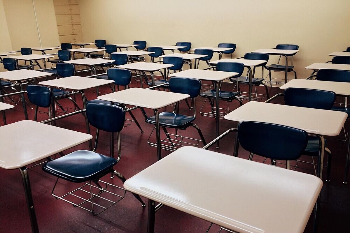 Só 14% das prefeituras de MG pagam integralmente o piso do magistério, aponta TCE