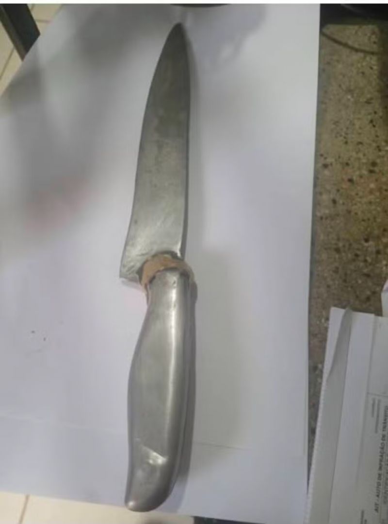 Homem é preso suspeito de perseguir mulher com faca em rua de Unaí