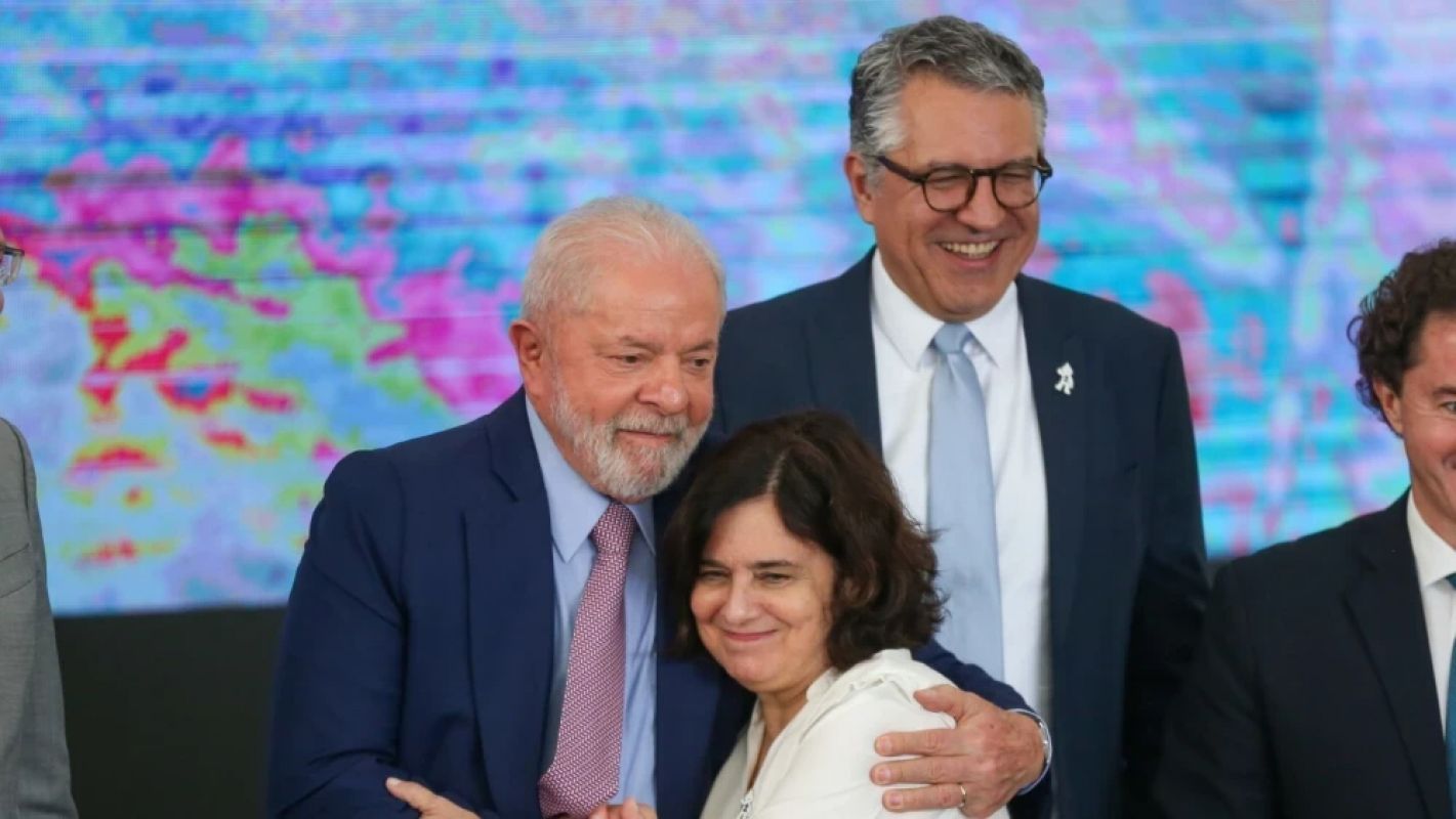 Lula sanciona lei que garante atendimento no SUS a pais enlutados pela perda de filhos