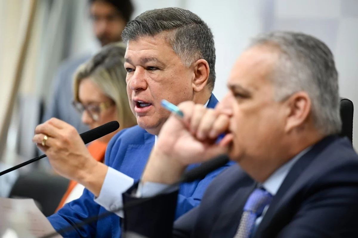 Carlos Viana critica falta de prisões em fraudes do INSS e cobra agilidade do STF