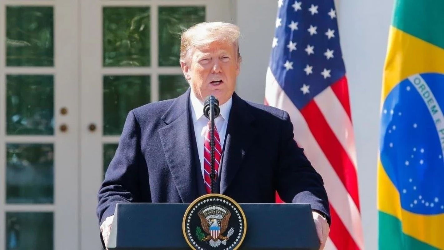 Trump inicia tarifaço com acordos parciais e Brasil na mira