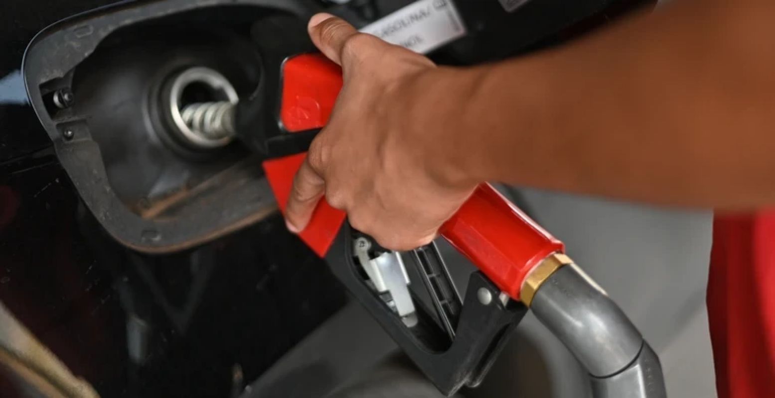 Ministro denuncia aumento indevido no preço da gasolina em MG e DF
