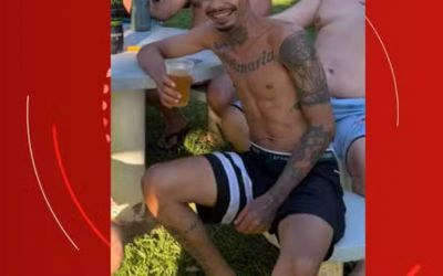Homem é morto com mais de 10 tiros na cabeça dentro de bar em Governador Valadares