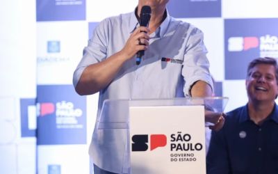 Tarcísio reafirma lealdade a Bolsonaro e declara apoio a Flávio para Presidência