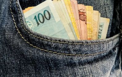 Confiança do consumidor no Brasil sobe e atinge maior nível em 18 meses, aponta Ipsos