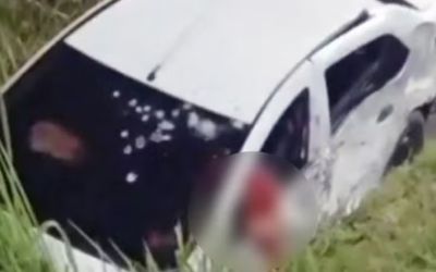 Casal é morto a tiros dentro de carro e bebê fica ferido na Avenida Brasil, na Zona Oeste do Rio