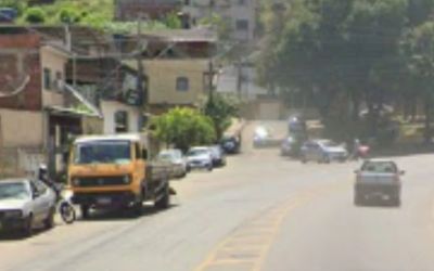 Mulher é agredida com pedradas por adolescente em praça de Ipatinga