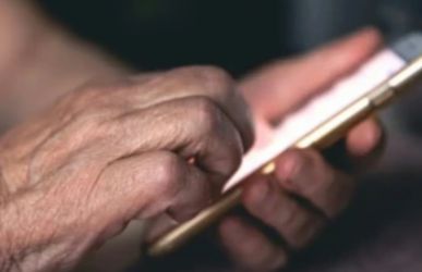 Falso prêmio pelo WhatsApp termina em prejuízo para idosa em Minas Gerais