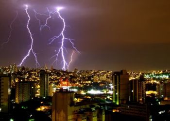 Descargas atmosféricas: 225 mil foram registradas no Leste de MG; veja quais cuidados ter com raios
