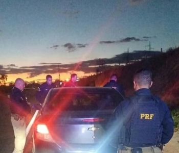 PRF prende casal suspeito de furtar Chevrolet Prisma na BR-365, em MG
