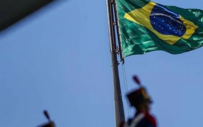 Brasil deixa grupo das 10 maiores economias e cai para 11º lugar em 2025