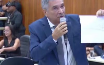  Prefeito de Governador Valadares nega irregularidades e faz acusações durante depoimento em comissão
