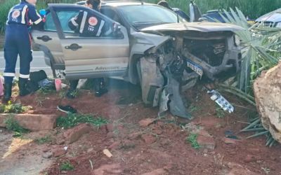 Acidente na BR-116 em MG deixa mãe e filho mortos; duas pessoas ficaram gravemente feridas