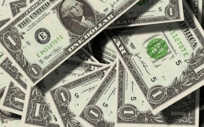 Dólar sobe após ameaça de Trump aumentar tarifas contra Brasil e aliados