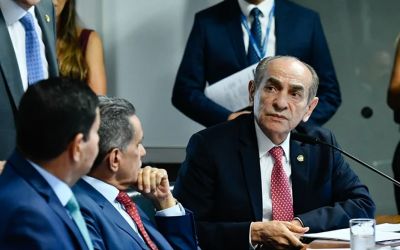 CCJ do Senado aprova PEC que acaba com reeleição e estabelece mandatos de cinco anos
