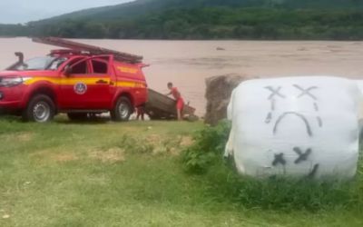 Adolescente foge da PM, pula em rio e acaba resgatado pelos bombeiros em Governador Valadares