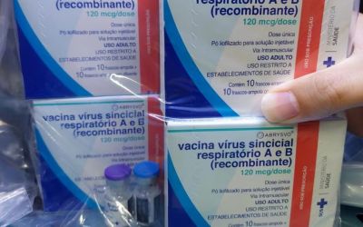 Timóteo recebe doses de vacina contra vírus sincicial respiratório para proteger recém-nascidos