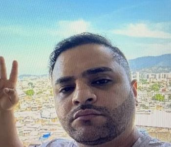  PM do RJ reclama com chefe do tráfico do valor da propina: 'Você vende pra caramba, favela grande, e só manda isso aí?'