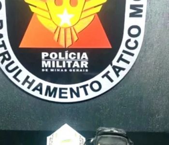 Dupla é detida em flagrante em MG após assaltar mulher e ser flagrada empurrando moto quebrada durante fuga