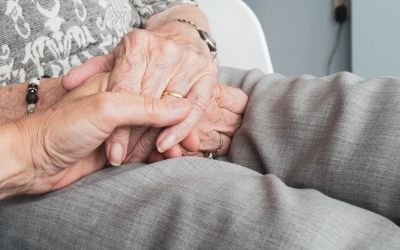 Advogados são presos por enganar idosos em fraude milionária
