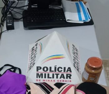 Homem é preso após invadir casa e furtar roupas e doces em Córrego Novo