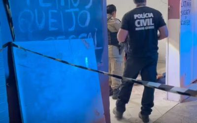 Dupla em moto mata homem dentro de mercado em Ipatinga
