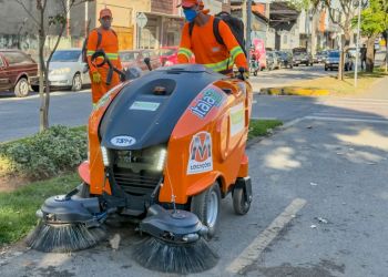 Ipatinga testa varredeira elétrica em ação inédita no Parque Ipanema
