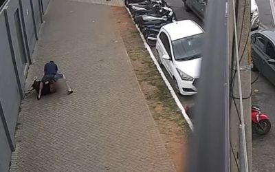 Homem é preso após enforcar e agredir mulher em calçada no centro de SP