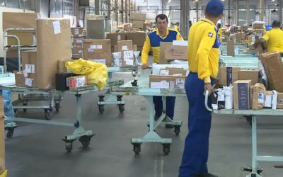 Brasileiros gastaram quase R$ 15 bilhões em encomendas internacionais em 2024, novo recorde