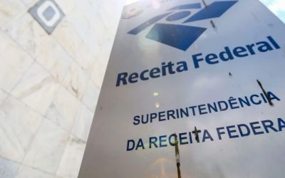 Governo desmente boato sobre Receita notificar adultos que moram com os pais