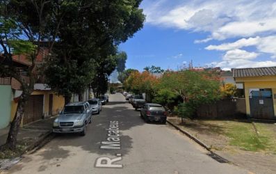 Criminosos invadem residência, ameaçam mulher e roubam cofre em Ipatinga