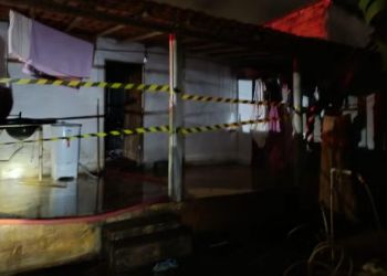 Quarto é destruído e casa sofre danos após incêndio em Capelinha