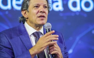 Após revés no Congresso, Haddad cogita taxar dividendos e judicializar caso do IOF