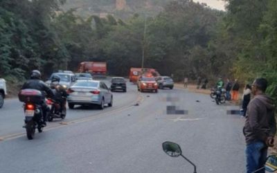 Colisão entre carro e motos mata dois e deixa feridos na BR-262, em Sabará
