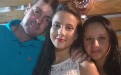 Pai, mãe e filha de 17 anos morrem após carro bater em árvore no ES