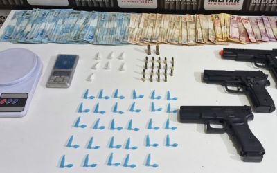 Mulher é presa por tráfico de drogas durante mandado de busca em Piedade de Caratinga